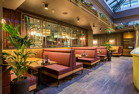 Основной зал  в Малый зал