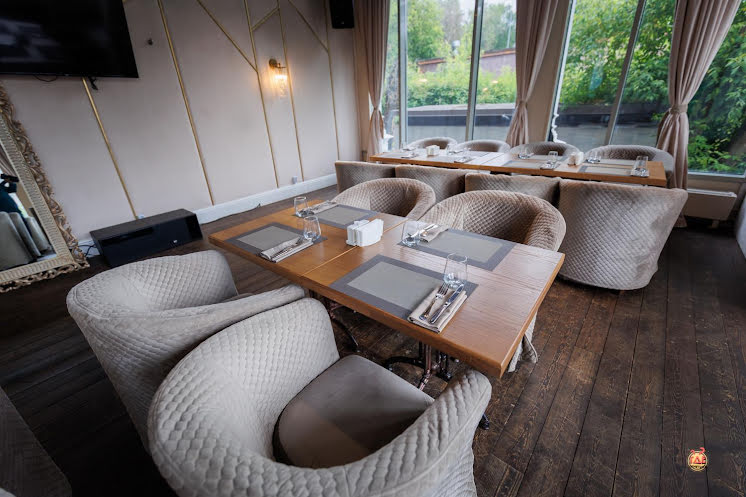 Малый караоке зал в «Сытый лось на Большой Семёновской» фотография №11