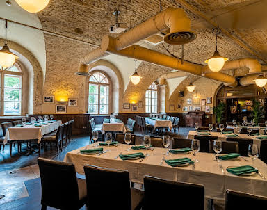  ресторан Stroganoff Steak House