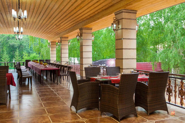 Летняя терраса в «Жемчужина» фотография №8