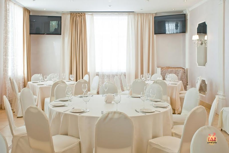 Белая лошадь фотография №6