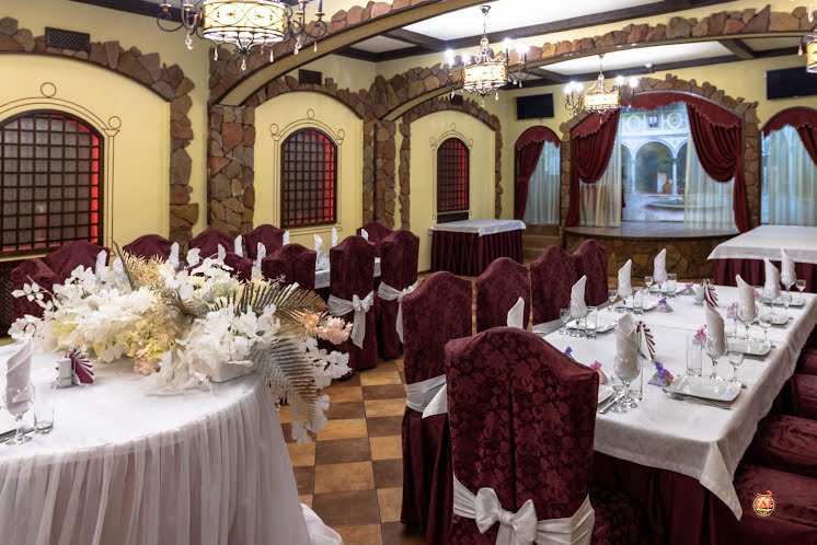 Основной зал в «Медведь» фотография №6