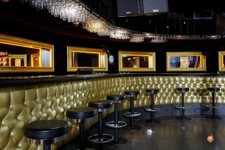 Танцевальный зал в «Место Встречи на Загребском Бульваре» фотография №2