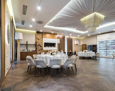  ресторан Lalaki