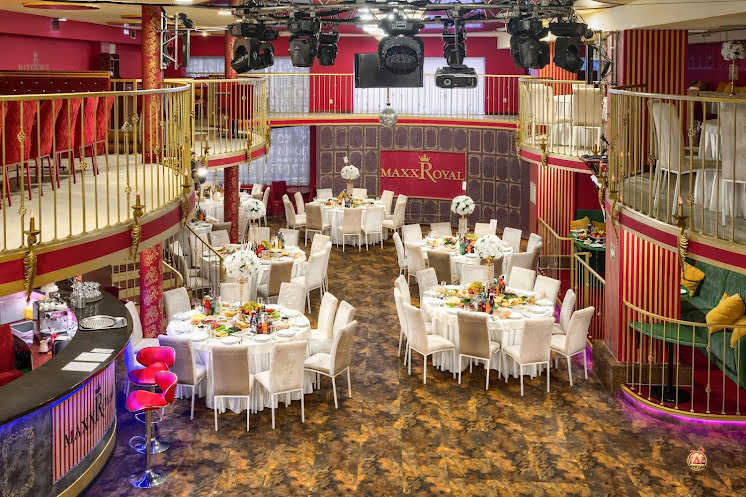 Зал на 1 этаже  в «MaxxRoyal» фотография № 1
