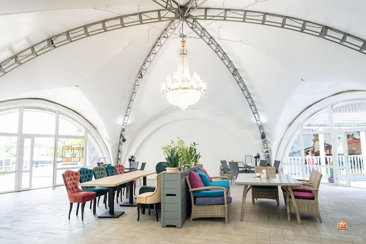 Шатер в «Иверия на Комарова» фотография №2