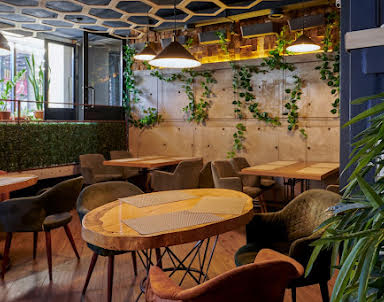  ресторан Корова на бочке на Карла Маркса