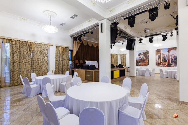 Большой банкетный зал в «Загородный» фотография №4