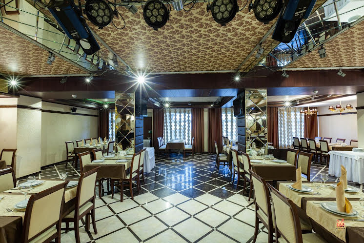 Основной зал ресторана  в «Загородный» фотография №19