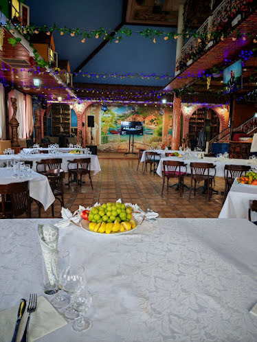 Основной зал  в «Шато Леон» фотография №9