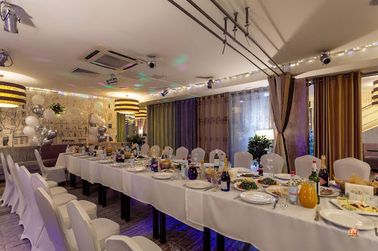 Основной зал  в «MANDARIN» фотография №2