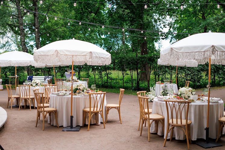 Шатёр у Каменной Оранжереи в «Усадьба Кусково» фотография №19