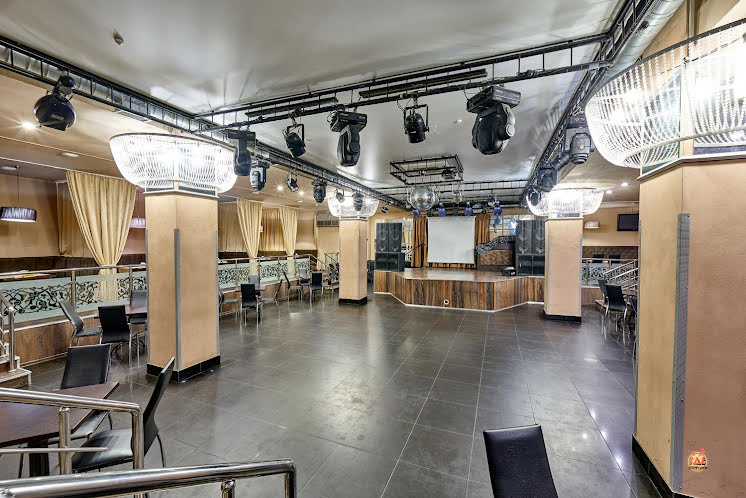 Основной зал  в «Адам и Ева» фотография №3