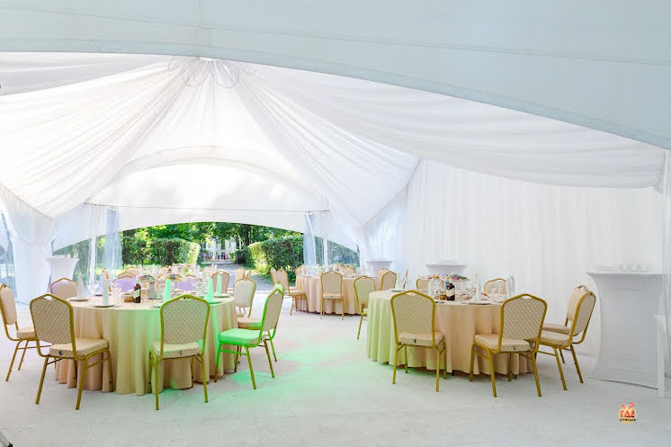 Шатёр у Каменной Оранжереи в «Усадьба Кусково» фотография №4