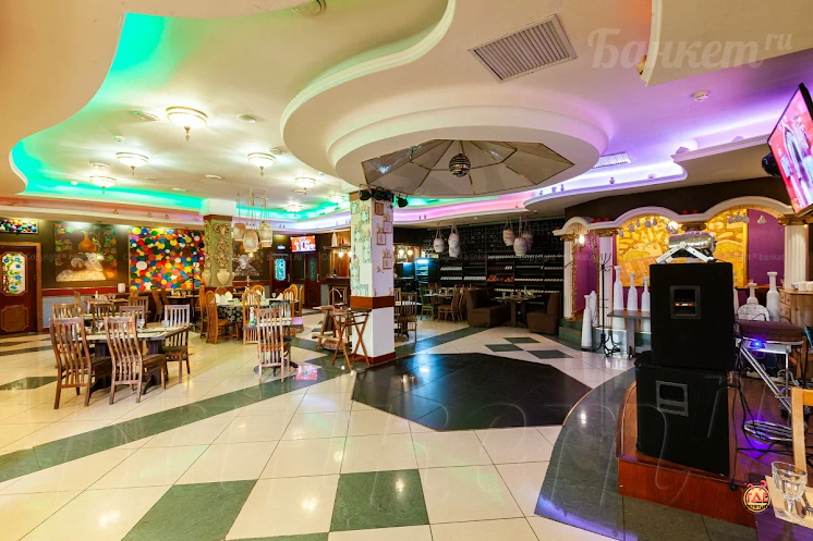 Основной зал ресторана в «Очаг Grill» фотография №19