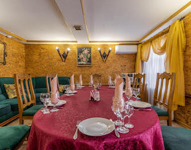  ресторан Замок Атоса