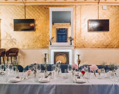 День рождения в Commode