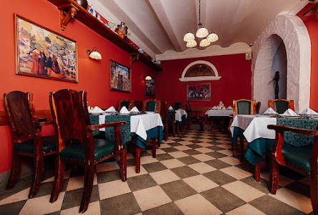 Зал «Кустодиевский» в Зал «Шкатулка»