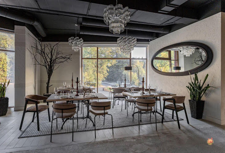 Зона у панорамного окна в «Avgust 13 vostok» фотография №2