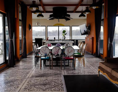  ресторан White Mare на Петроградской