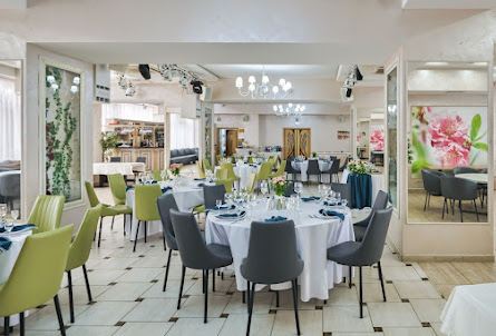 Основной зал в Летняя веранда