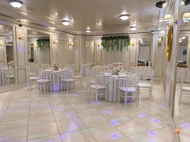 Зал «Зеркальный»  в «Праздник» фотография №1