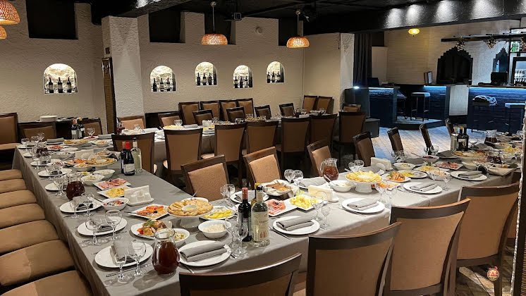 Зал ресторана «Барев» в «Барев» фотография №4