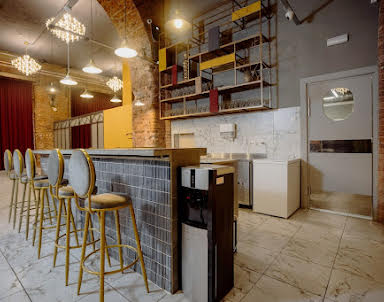  ресторан COM.NATA Mars на площади Ленина