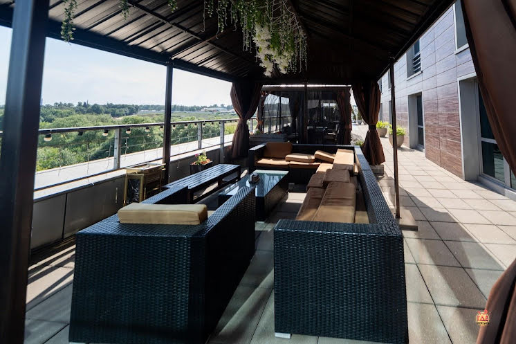 Открытая терраса в «Astro Plaza» фотография №1