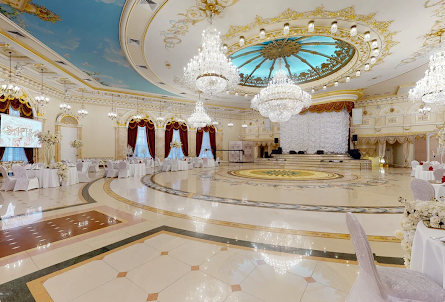 Большой зал  в Малый зал 