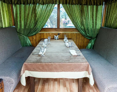  ресторан Лебединое озеро