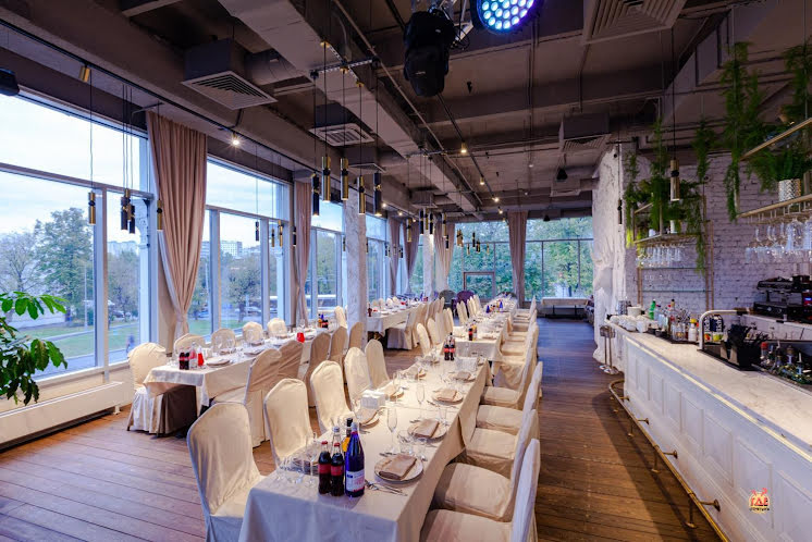 Зал на 1 этаже в «Сытый лось на Большой Семёновской» фотография №1