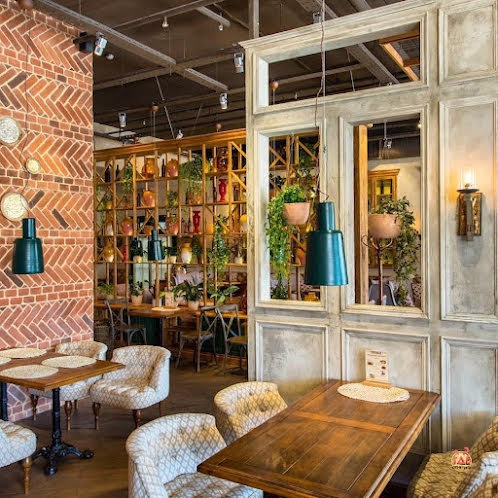 Основной зал в «Хачапури и Вино на Молодёжном» фотография №8