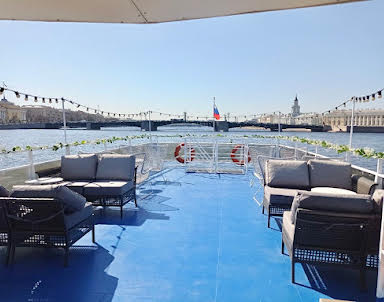 ресторан Теплоход "Чайка"