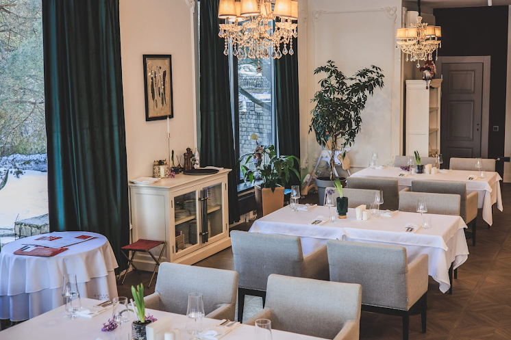 Банкетный зал  в «Queen's Lake» фотография №1