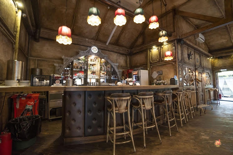 Основной зал в «Ипполит Матвеевич» фотография №2