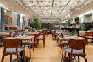 Основной зал  в «BISTROT 44»