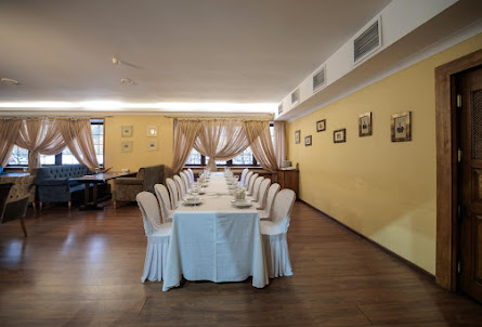 Большой зал в Средний зал