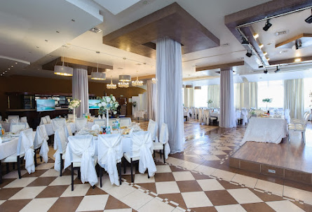 Зал на 170 человек в Зал на 65 человек