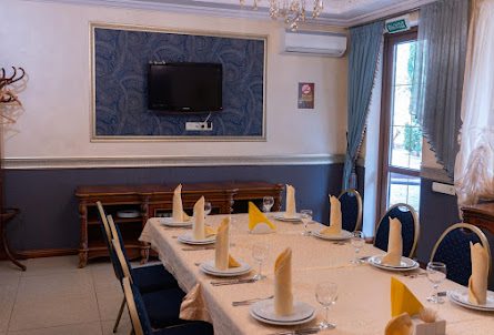 Банкетный зал на 14 персон в Банкетный зал на 8 персон