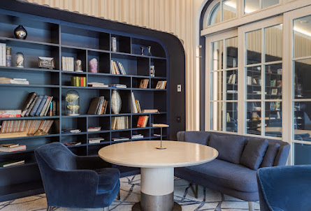 Библиотека  в Винная комната 