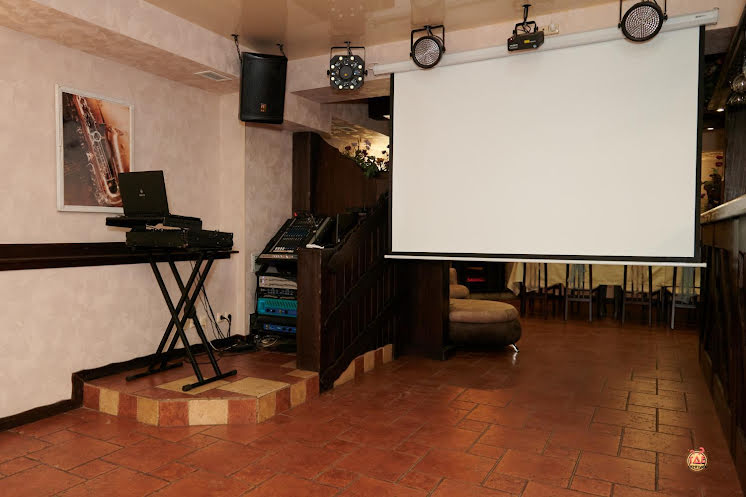 Основной зал в «Таверна «Колесо»» фотография №12