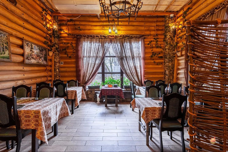 Основной зал в «Помещик на Бершанской» фотография №16