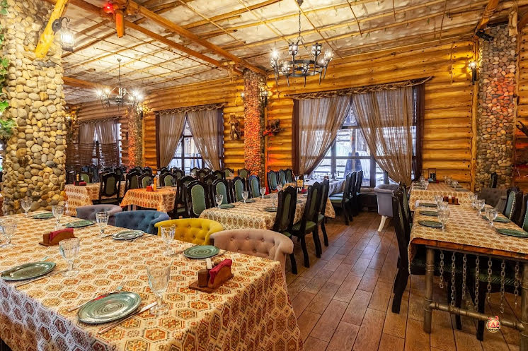 Основной зал в «Помещик на Бершанской» фотография №1