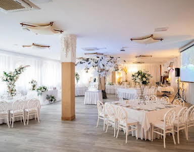 День рождения в 9PARROTS