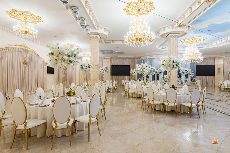 Император Холл фотография №11