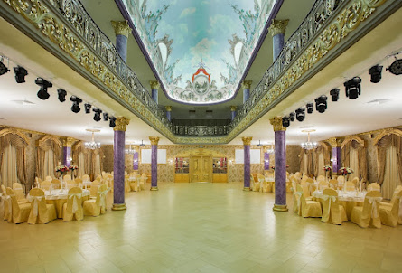 Королевский зал в Восточный зал 