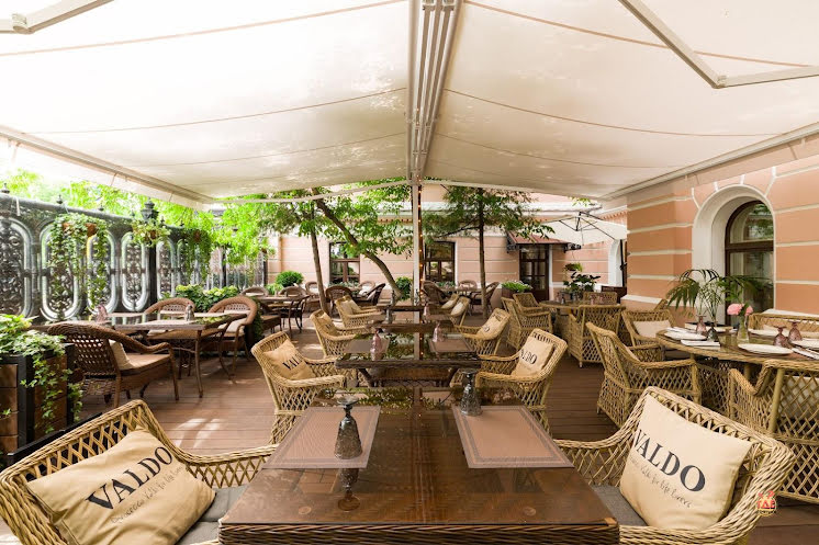 Веранда в «12 Grand Cafe» фотография №14