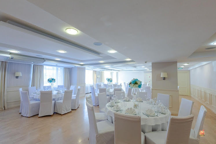 Ресторан  в «Marins Park Hotel Mocква Пражская» фотография №10