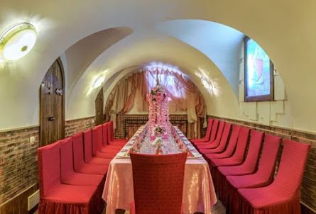 Зал «Расписной» в Зал «Розовый»